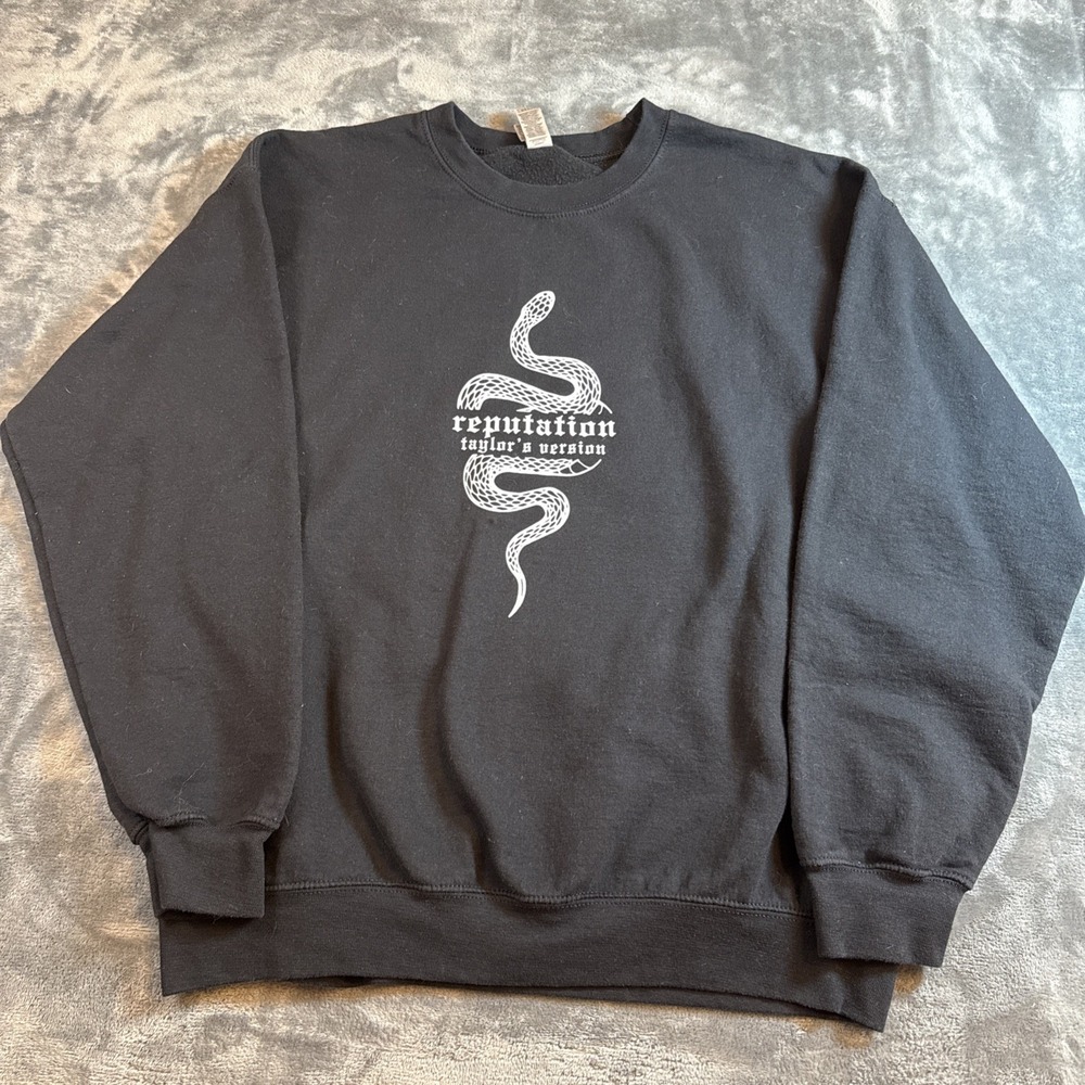 Taylor Swift Reputation Taylors Version Snake Sweatshirt Black Gildan Large